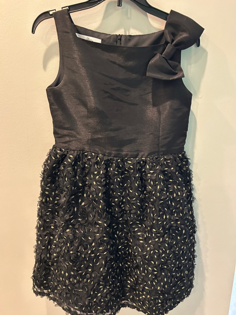 Badgley Mischka Black Bow-Shoulder Textured Skirt Party Dress
